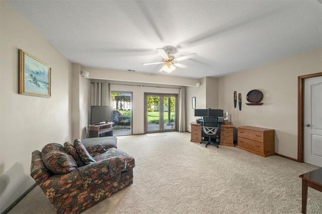 708 NE Lake Pointe Drive, Lee's Summit, MO 64064