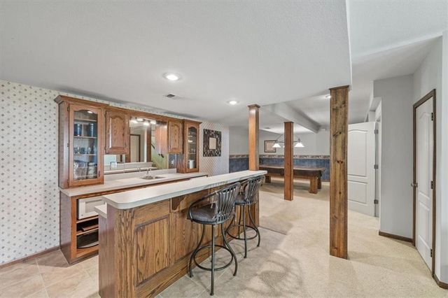 708 NE Lake Pointe Drive, Lee's Summit, MO 64064