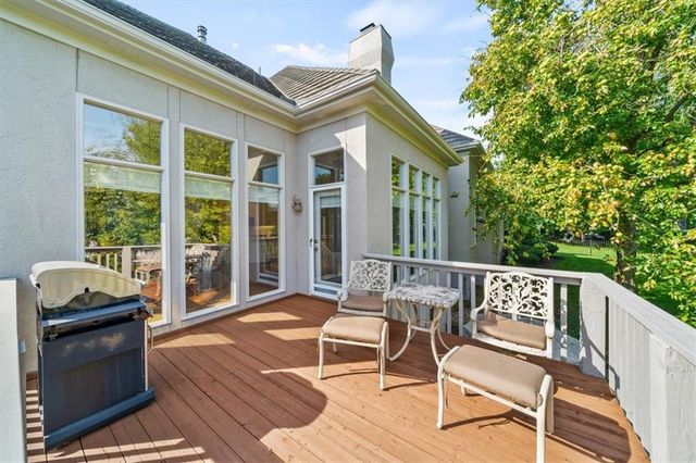 708 NE Lake Pointe Drive, Lee's Summit, MO 64064