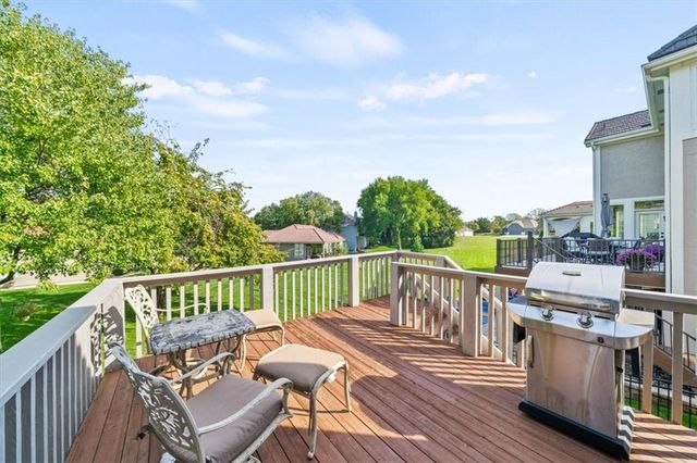 708 NE Lake Pointe Drive, Lee's Summit, MO 64064