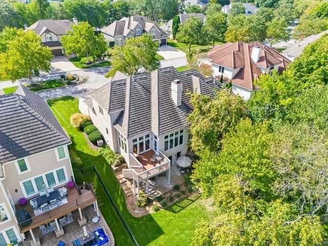 708 NE Lake Pointe Drive, Lee's Summit, MO 64064