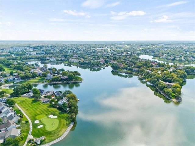 708 NE Lake Pointe Drive, Lee's Summit, MO 64064