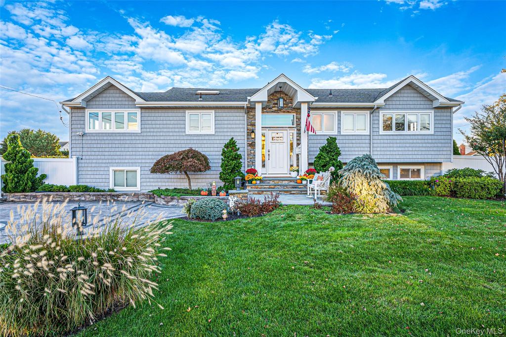 174 Secatogue Lane W, West Islip, NY 11795 — exterior