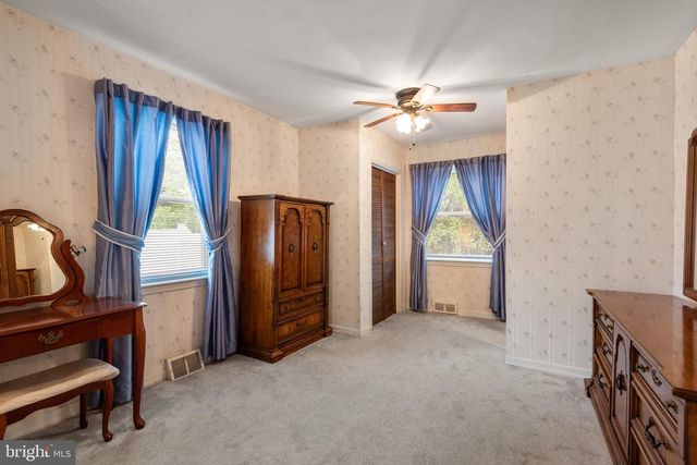 402 OLD EAGLE SCHOOL RD, Wayne, PA 19087
