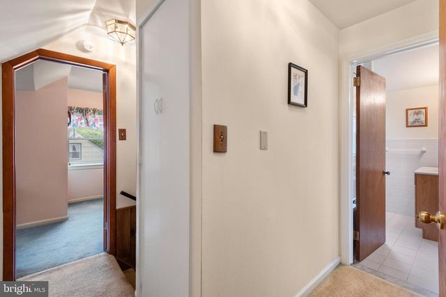 402 OLD EAGLE SCHOOL RD, Wayne, PA 19087