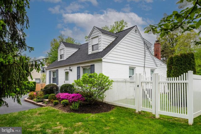 402 OLD EAGLE SCHOOL RD, Wayne, PA 19087