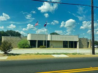 702 W Pearl Street, Granbury, TX 76048
