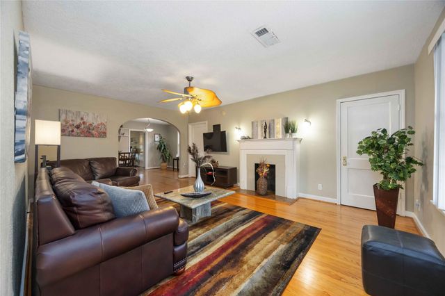 2104 Winbern Street, Houston, TX 77004