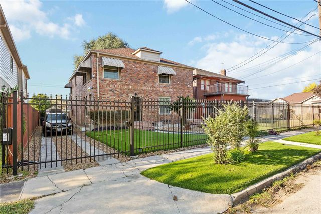 2104 Winbern Street, Houston, TX 77004