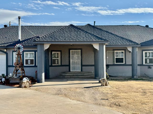 5496 W ROAD R, Dumas, TX 79029