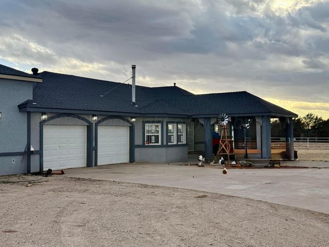 5496 W ROAD R, Dumas, TX 79029