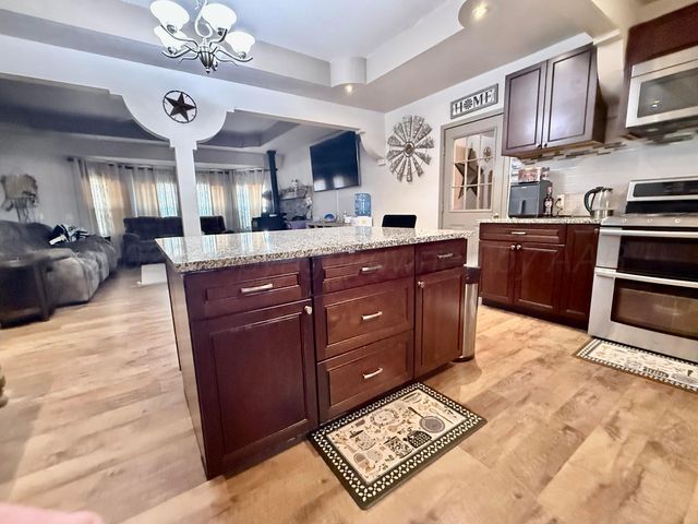 5496 W ROAD R, Dumas, TX 79029