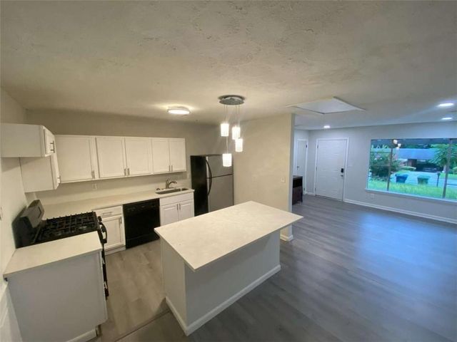 85 Delmoor Drive NW, Atlanta, GA 30311