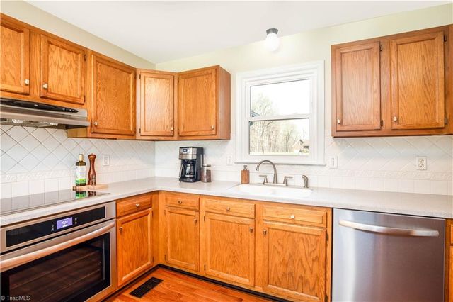 7381 Oak Bucket Road, Thomasville, NC 27360