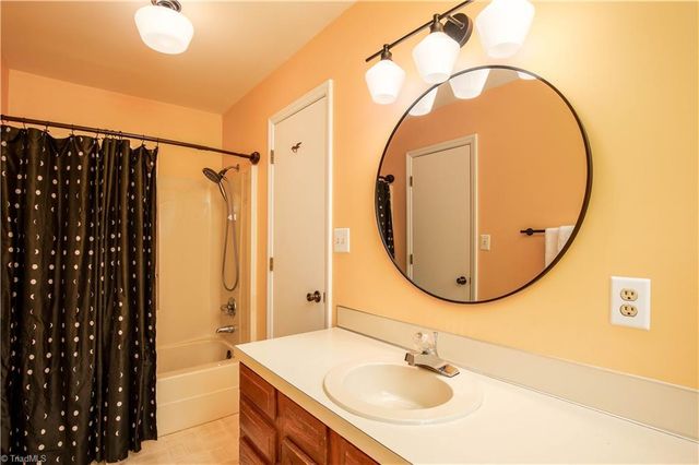 7381 Oak Bucket Road, Thomasville, NC 27360