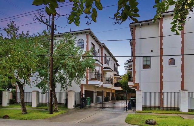 4606 Austin Street D, Houston, TX 77004