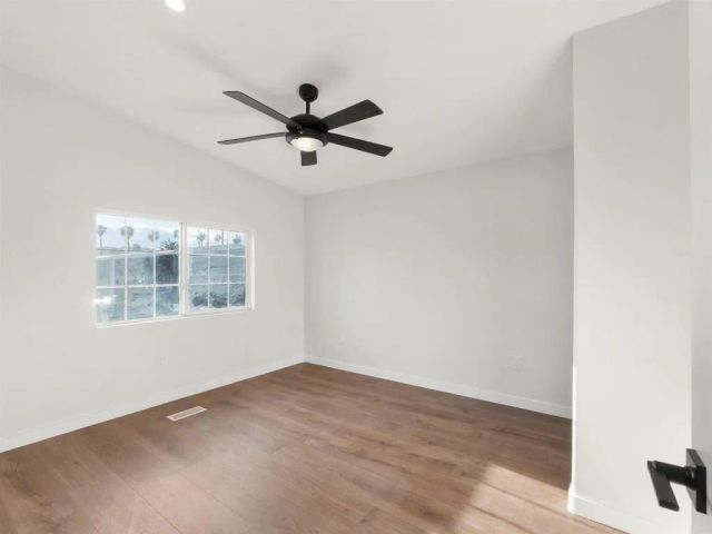 1150 N Kirby 59, Hemet, CA 92545