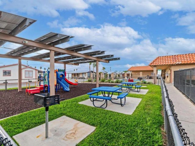 1150 N Kirby 59, Hemet, CA 92545