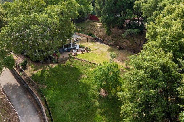 2000 Oak Knoll Ct, Placerville, CA 95667
