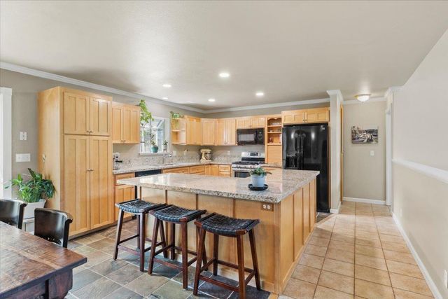 2000 Oak Knoll Ct, Placerville, CA 95667