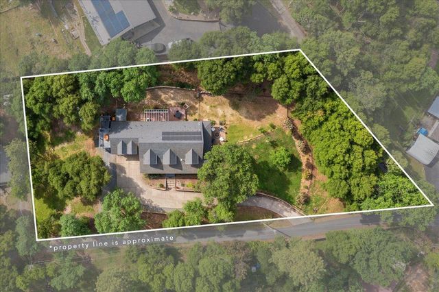 2000 Oak Knoll Ct, Placerville, CA 95667