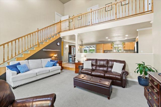 2000 Oak Knoll Ct, Placerville, CA 95667