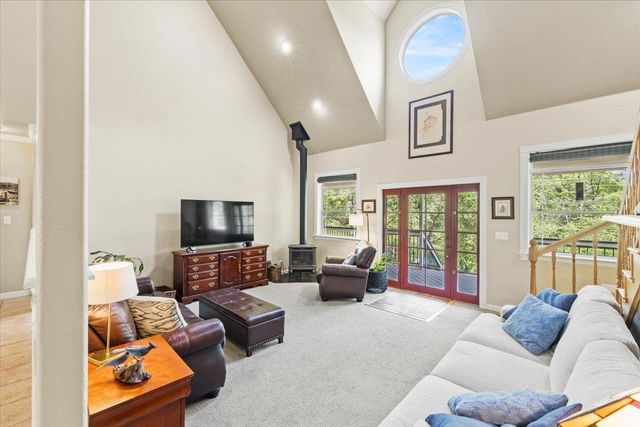 2000 Oak Knoll Ct, Placerville, CA 95667