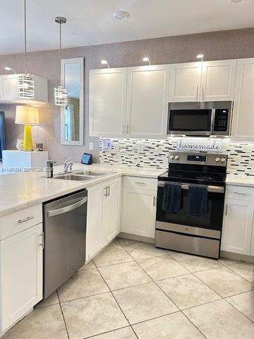 2703 NW 55th Ave, Margate, FL 33063