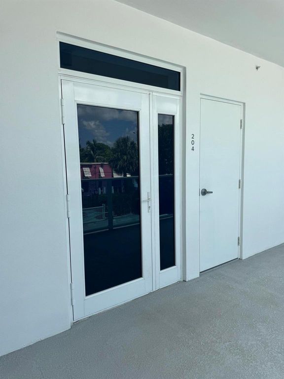 1 S Palmway 204, Lake Worth Beach, FL 33460