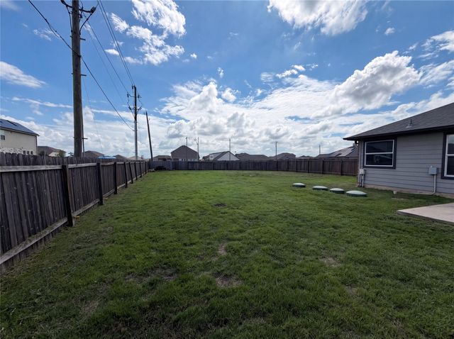 116 San Jacinto, Hutto, TX 78634