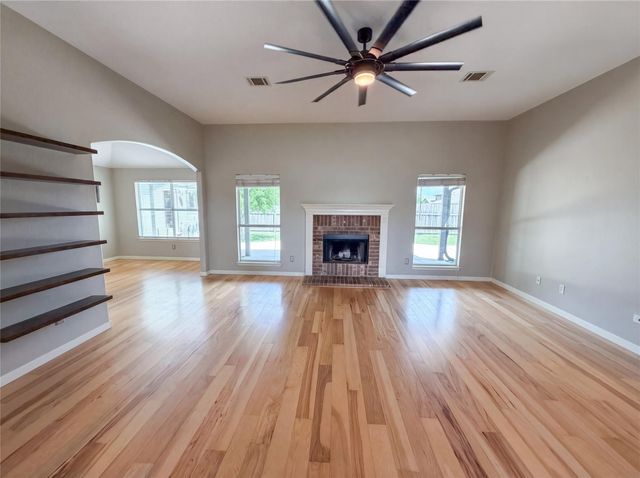 116 San Jacinto, Hutto, TX 78634