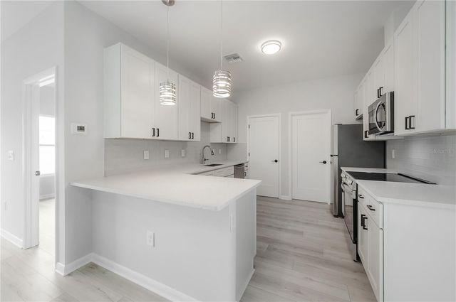 3921 W STATE STREET 1 & 2, Tampa, FL 33609