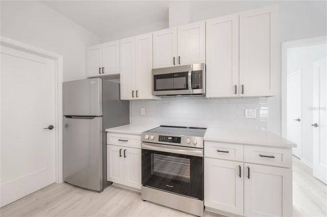 3921 W STATE STREET 1 & 2, Tampa, FL 33609