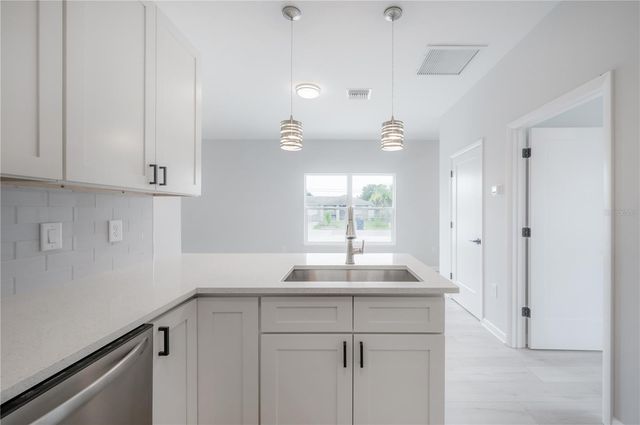 3921 W STATE STREET 1 & 2, Tampa, FL 33609