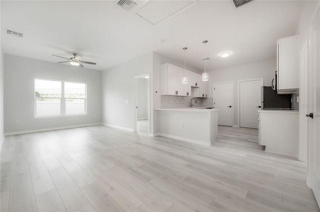 3921 W STATE STREET 1 & 2, Tampa, FL 33609