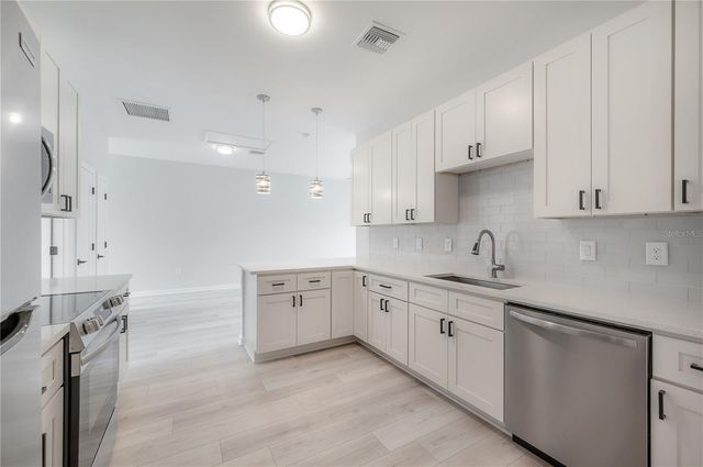 3921 W STATE STREET 1 & 2, Tampa, FL 33609