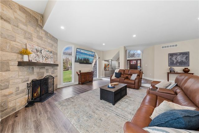 421 Lenox Ct, Richland, PA 15044