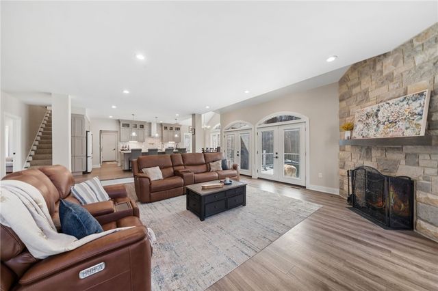 421 Lenox Ct, Richland, PA 15044