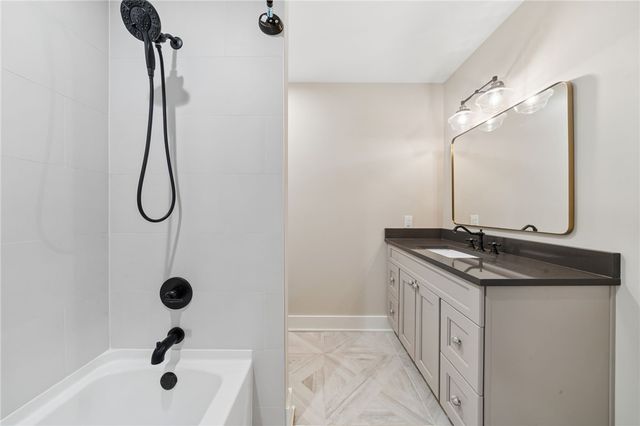 421 Lenox Ct, Richland, PA 15044