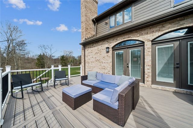 421 Lenox Ct, Richland, PA 15044