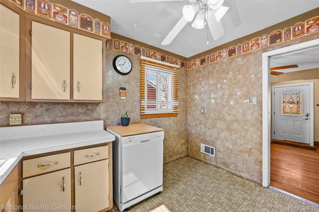 28923 Westfield Street, Livonia, MI 48150