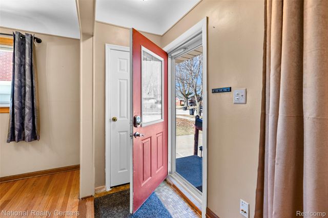 28923 Westfield Street, Livonia, MI 48150