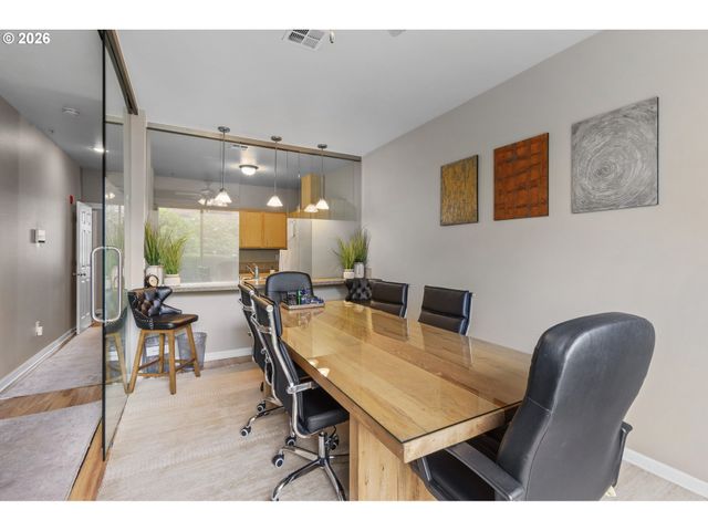 2412 MAIN St, Vancouver, WA 98660