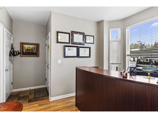 2412 MAIN St, Vancouver, WA 98660