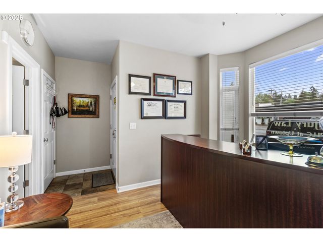 2412 MAIN St, Vancouver, WA 98660