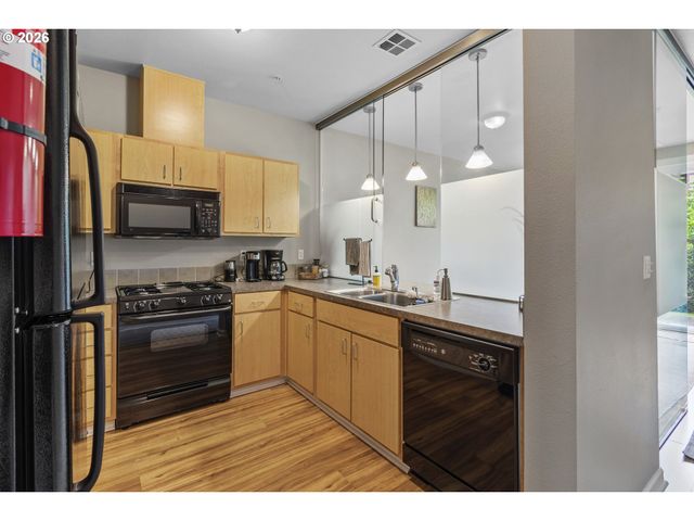 2412 MAIN St, Vancouver, WA 98660