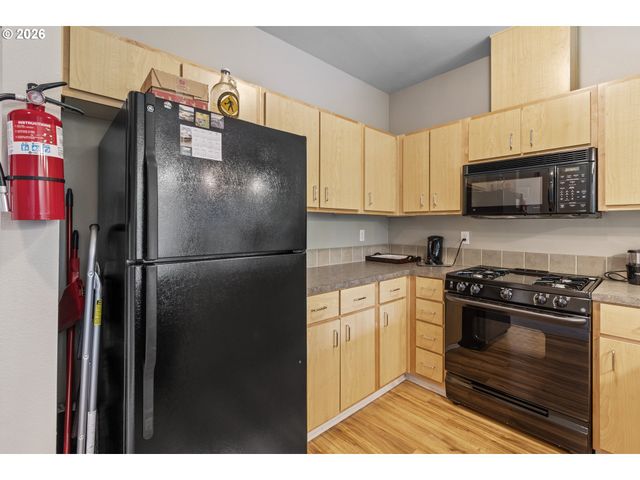 2412 MAIN St, Vancouver, WA 98660