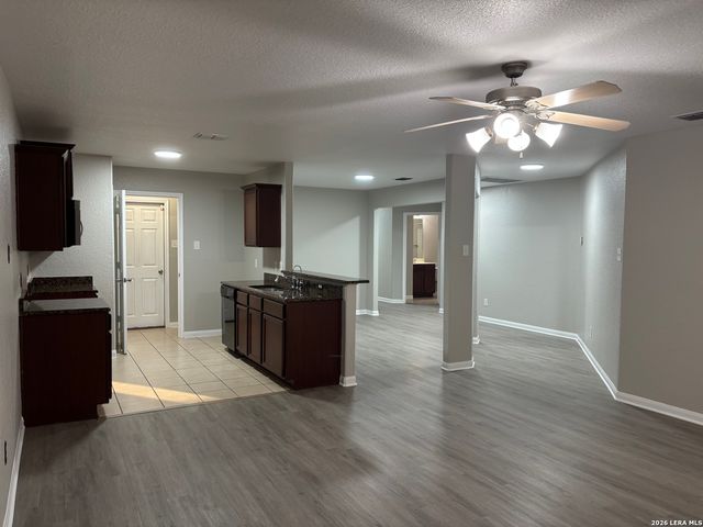 6547 Luckey Sq, San Antonio, TX 78252