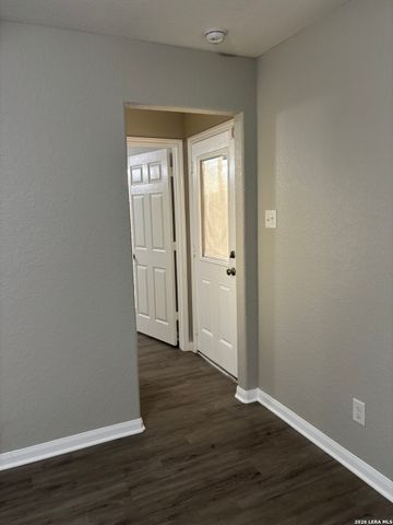 6547 Luckey Sq, San Antonio, TX 78252