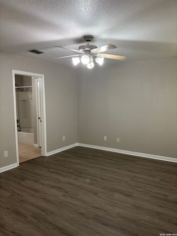 6547 Luckey Sq, San Antonio, TX 78252